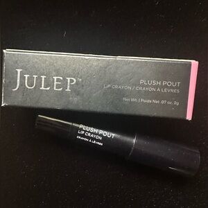 Julep pink crème Plush Pout Lip Crayon